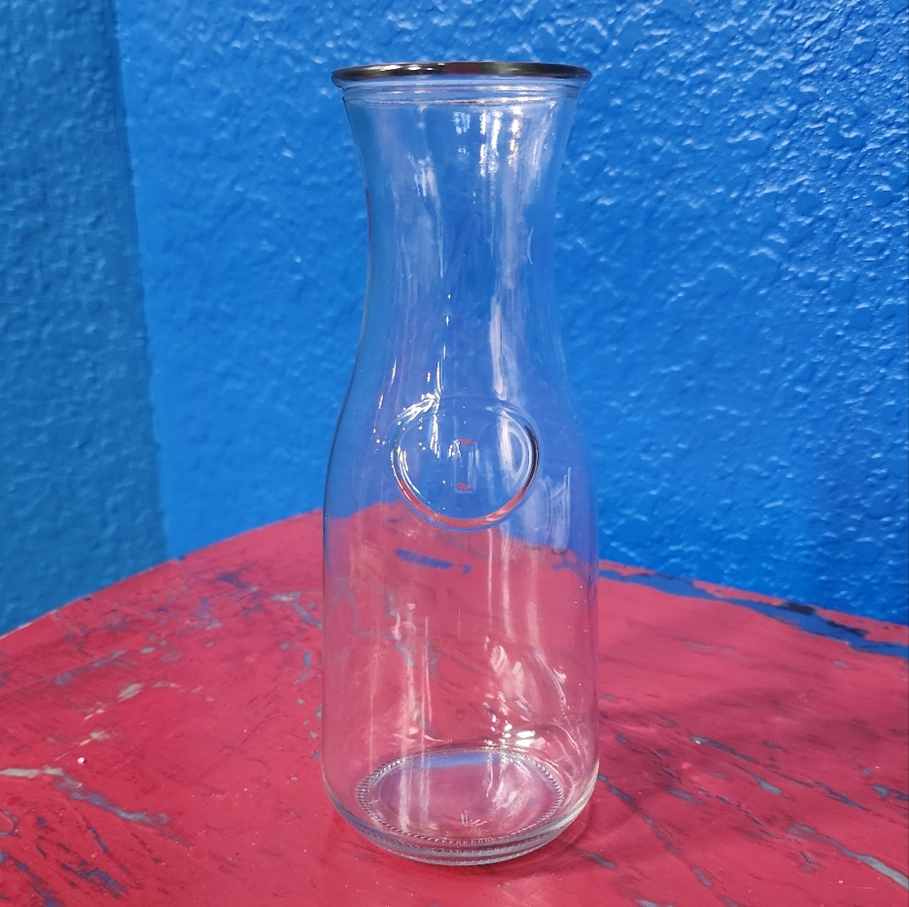 Clear glass vase